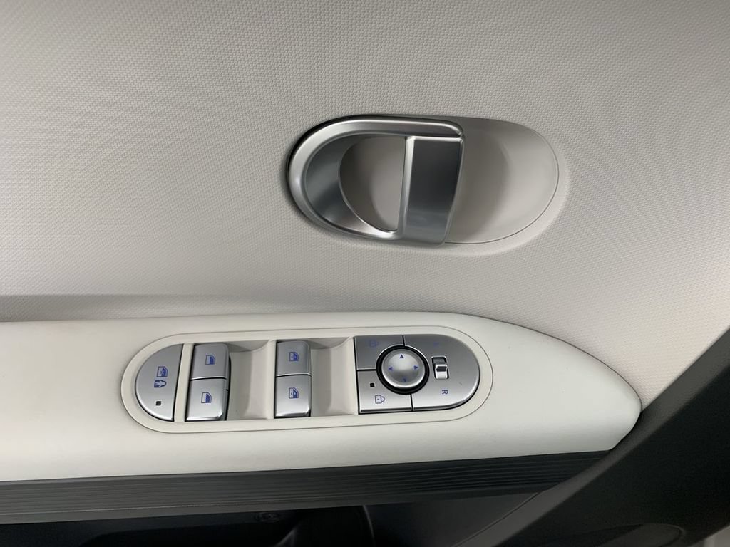 Used 2024 Hyundai Ioniq 5 SEL AWD/4WD image 11