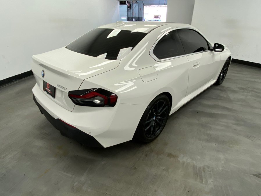 Used 2022 BMW 230i Coupe w/ Premium Package 2 RWD image 5