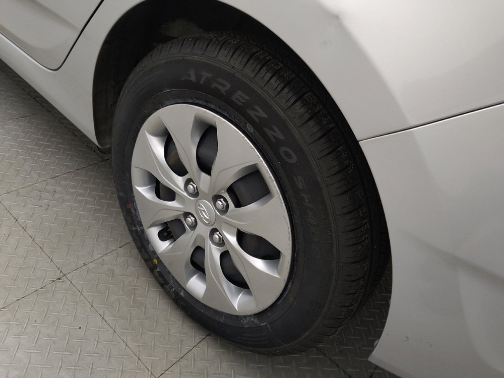 Used 2017 Hyundai Accent SE FWD image 31