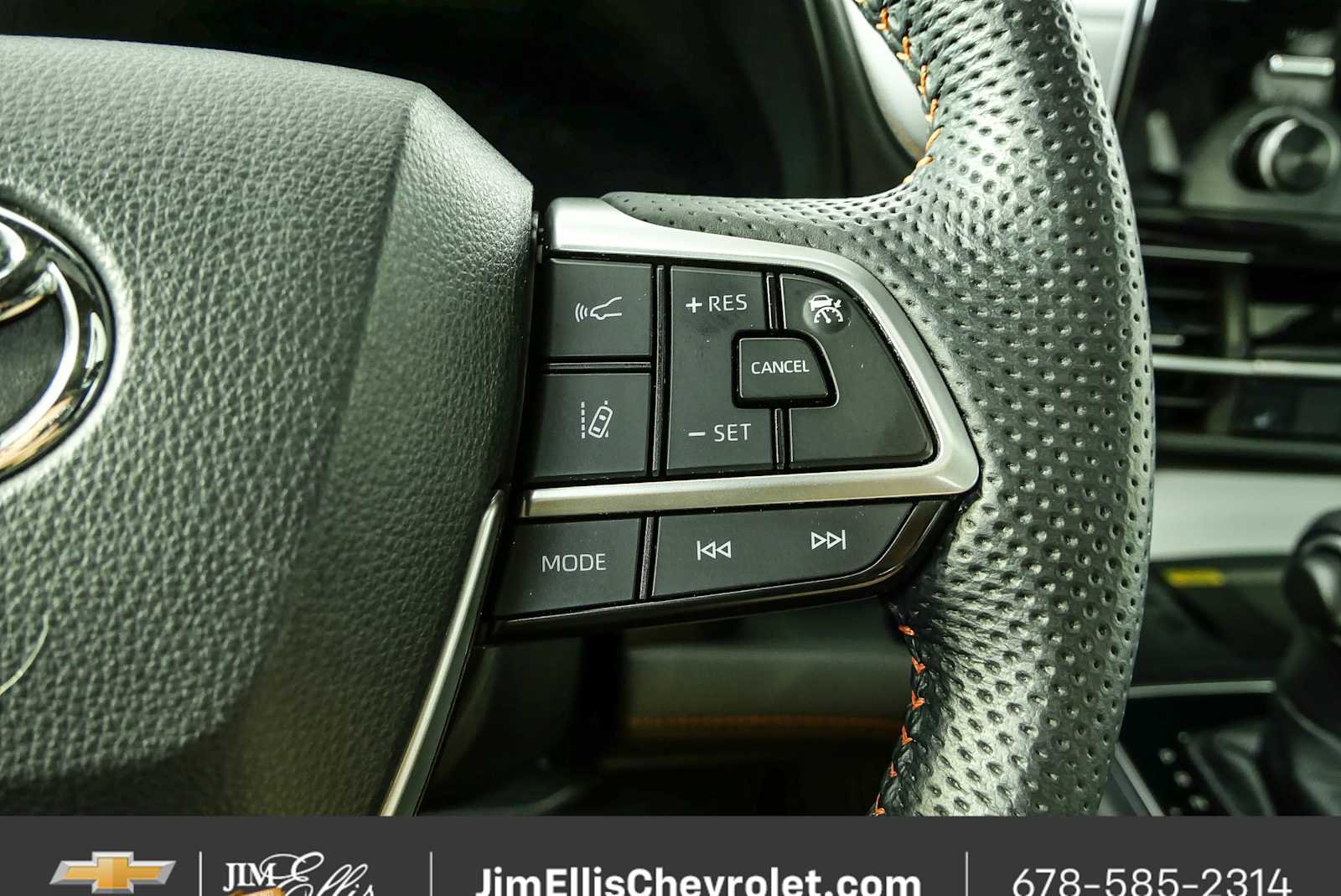 Used 2021 Toyota Sienna XSE w/ XSE Plus Package FWD image 11