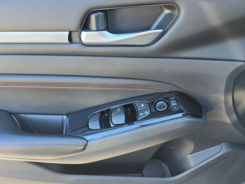 Used 2023 Nissan Altima 2.5 SR image 31