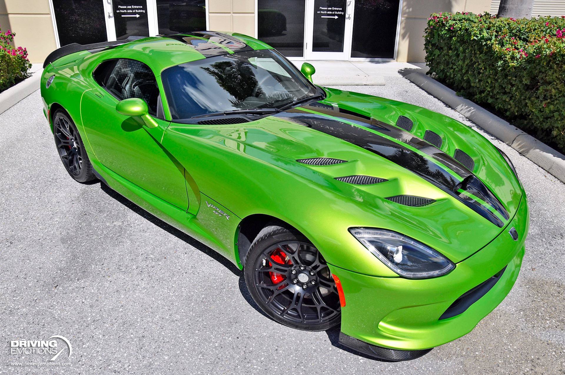 Used 2017 Dodge Viper GTC w/ Advanced Aerodynamics Package RWD image 2