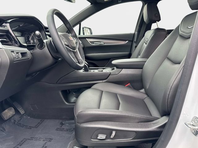 New 2025 Cadillac XT5 Luxury AWD/4WD image 16