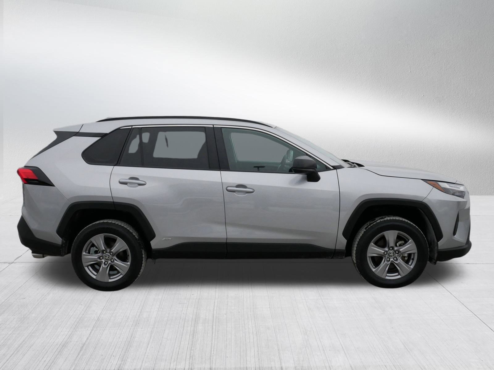 Used 2025 Toyota RAV4 LE image 8
