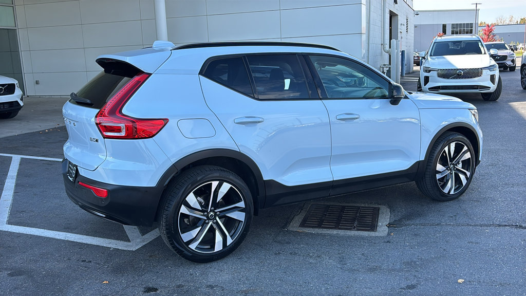 Certified 2026 Volvo XC40 B5 Plus AWD/4WD image 29