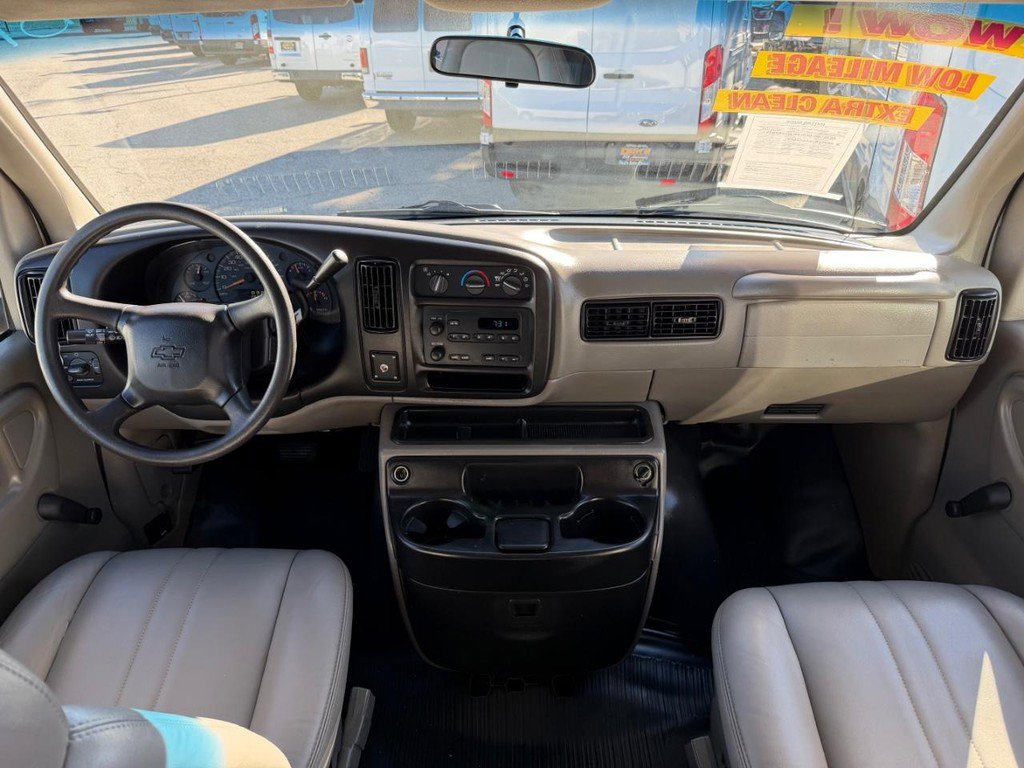 Used 2001 Chevrolet Express 3500 Extended Passenger image 23
