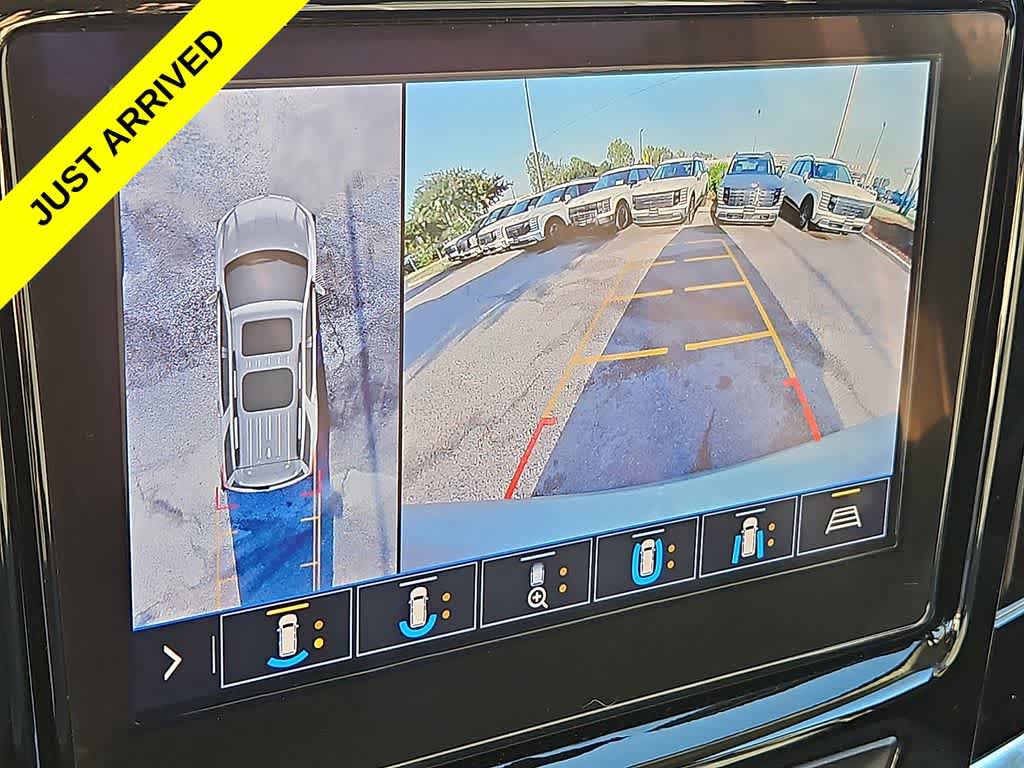 Used 2021 Chevrolet Traverse Premier FWD image 19