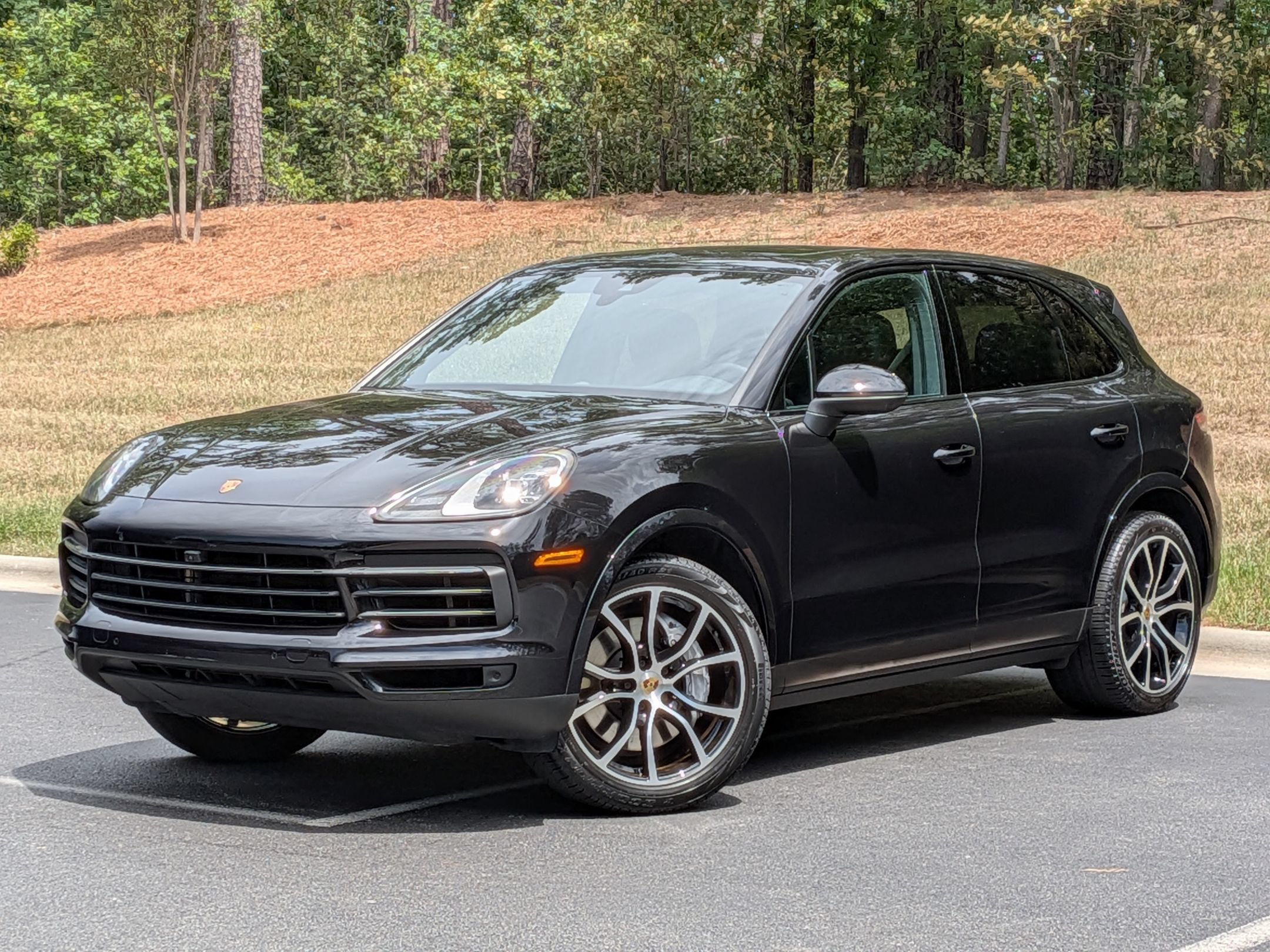 Certified 2022 Porsche Cayenne Platinum Edition AWD/4WD image 1
