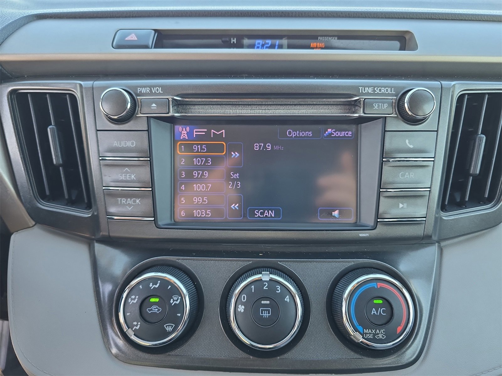 Used 2013 Toyota RAV4 LE image 17