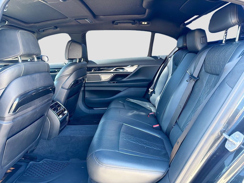 Used 2019 BMW 750i xDrive w/ M Sport Package image 24