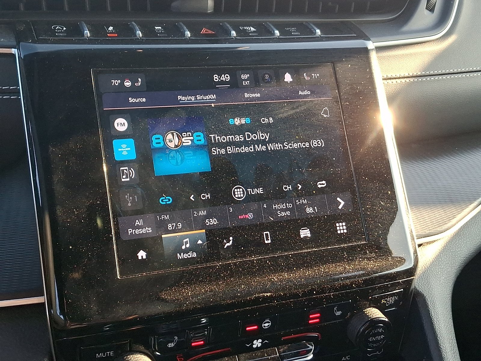Used 2023 Jeep Grand Cherokee Altitude AWD/4WD image 16