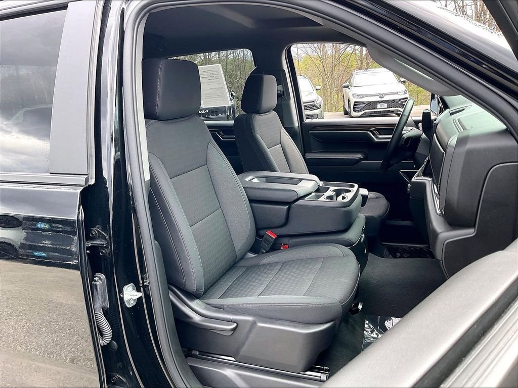 Used 2025 Chevrolet Silverado 1500 LT AWD/4WD image 10