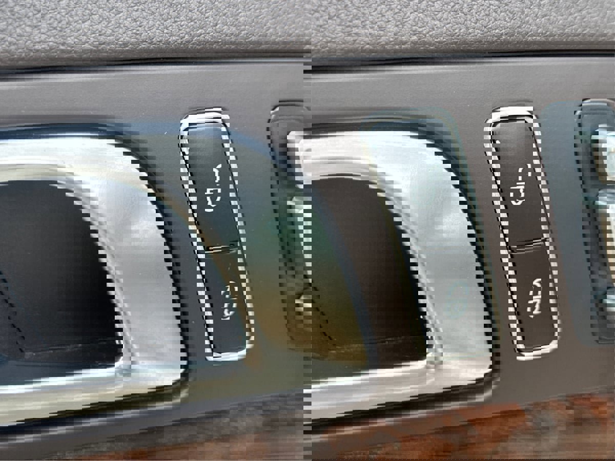 Used 2013 Mercedes-Benz SL 550 image 31