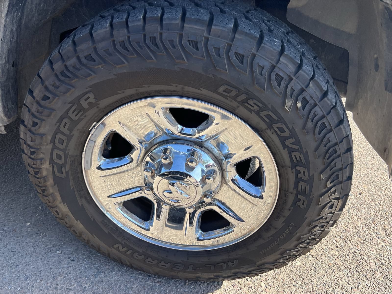 Used 2018 RAM 2500 Tradesman w/ Chrome Appearance Group RWD image 4