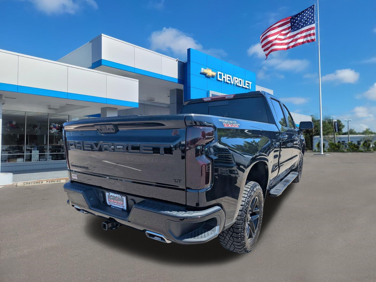Used 2024 Chevrolet Silverado 1500 LT Trail Boss w/ Convenience Package II AWD/4WD image 3