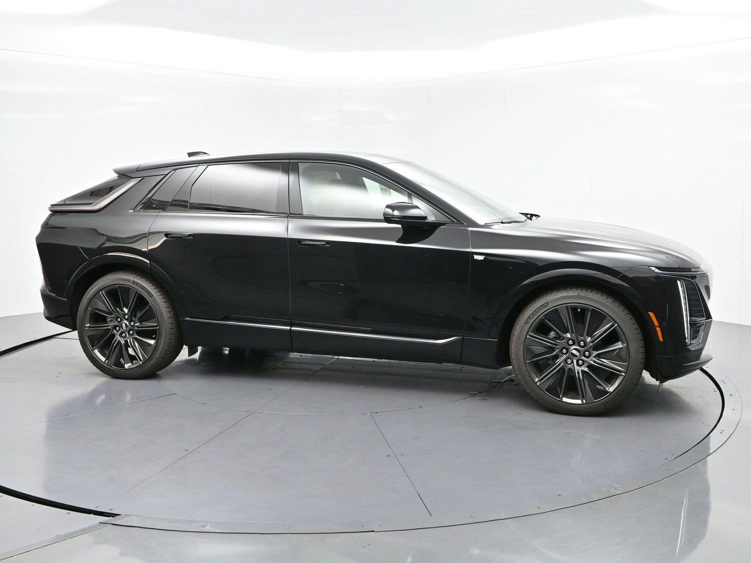 New 2027 Cadillac Lyriq Signature Sport AWD/4WD image 4