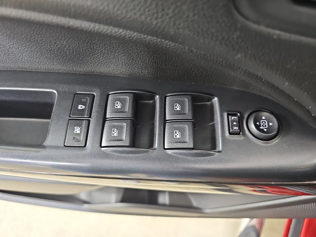 Used 2015 GMC Canyon SLE AWD/4WD image 32