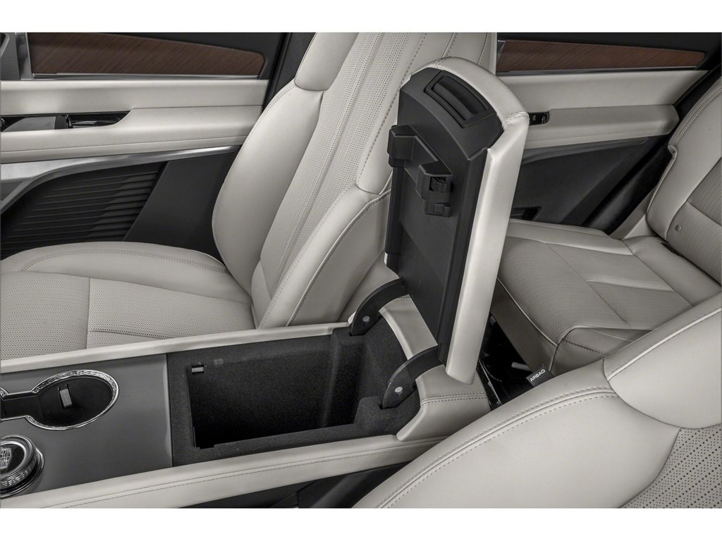 New 2026 Cadillac Vistiq Luxury w/ LPO, Floor Liner Package image 15