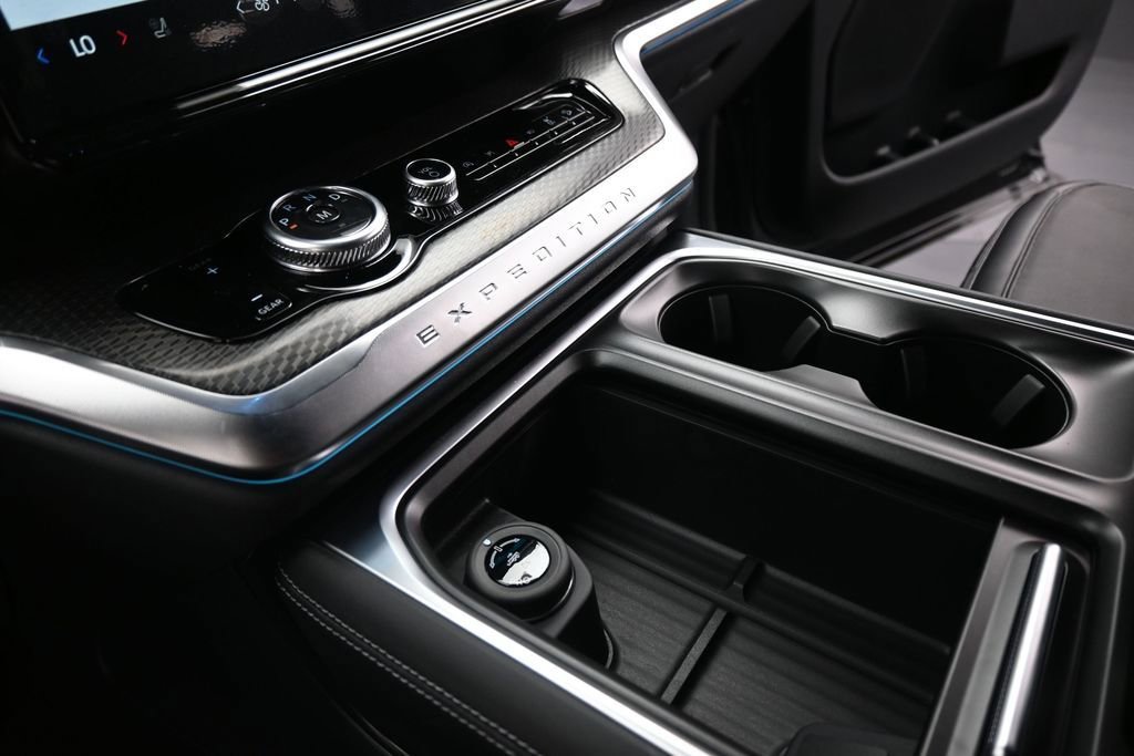 New 2026 Ford Expedition Platinum AWD/4WD image 16