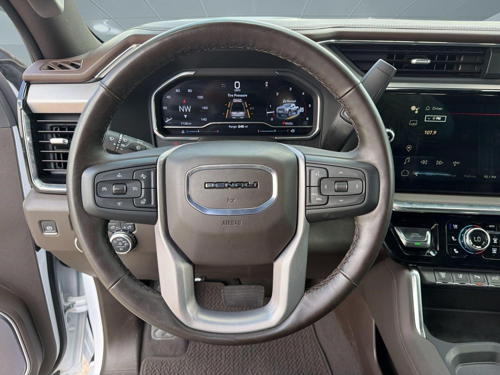 Used 2025 GMC Sierra 2500 Denali w/ Denali Reserve Package AWD/4WD image 11