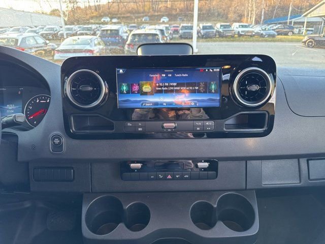 Used 2025 Mercedes-Benz Sprinter 2500 image 11