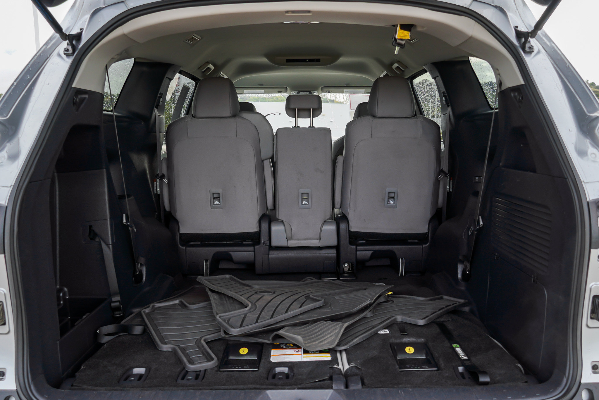 Certified 2025 Toyota Sienna LE AWD/4WD image 14