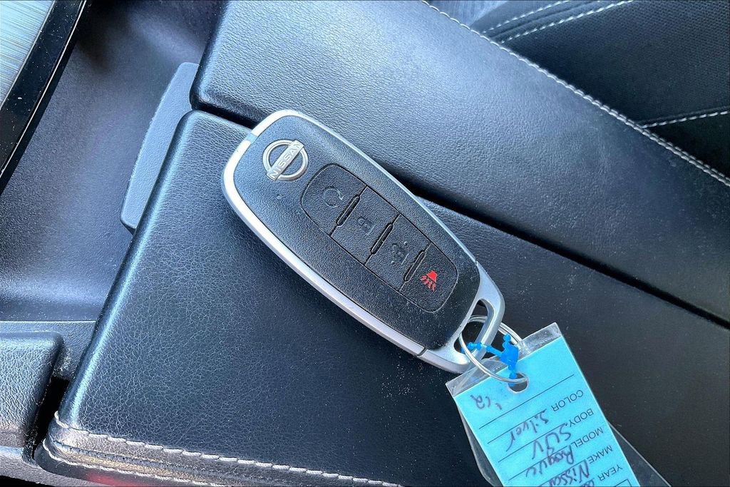 Used 2023 Nissan Rogue SV FWD image 11