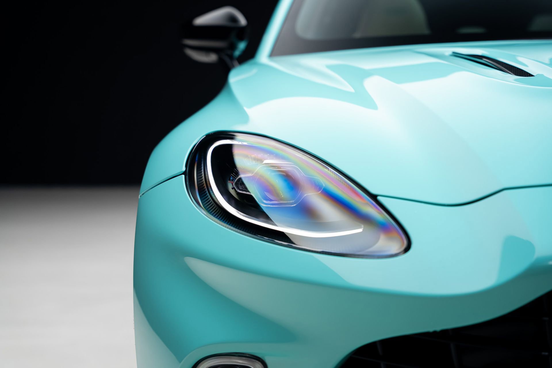 Used 2023 Aston Martin DBX AWD/4WD image 9