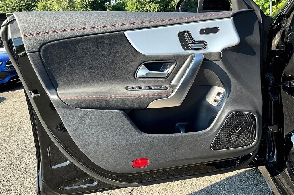 Certified 2024 Mercedes-Benz CLA 250 4MATIC image 18