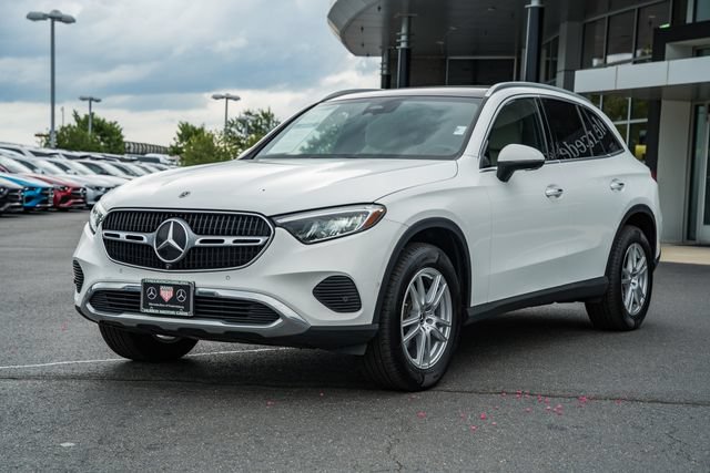 Used 2023 Mercedes-Benz GLC 300 4MATIC image 3