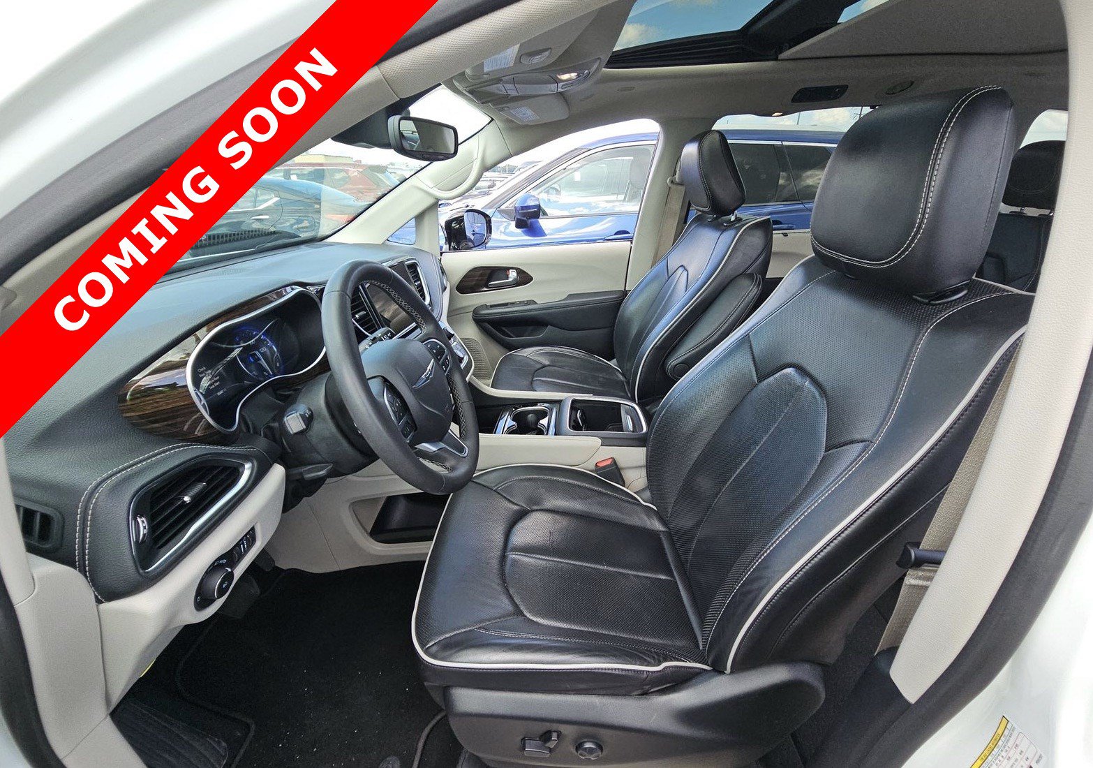 Used 2023 Chrysler Pacifica Limited FWD image 6
