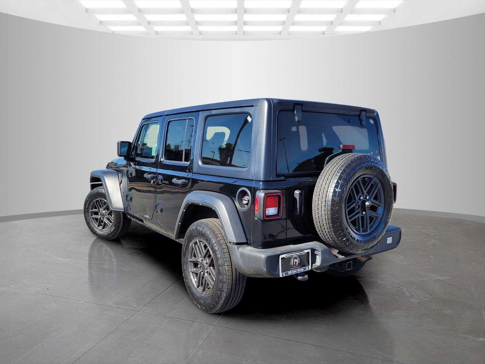 Used 2024 Jeep Wrangler Unlimited Sport AWD/4WD image 8