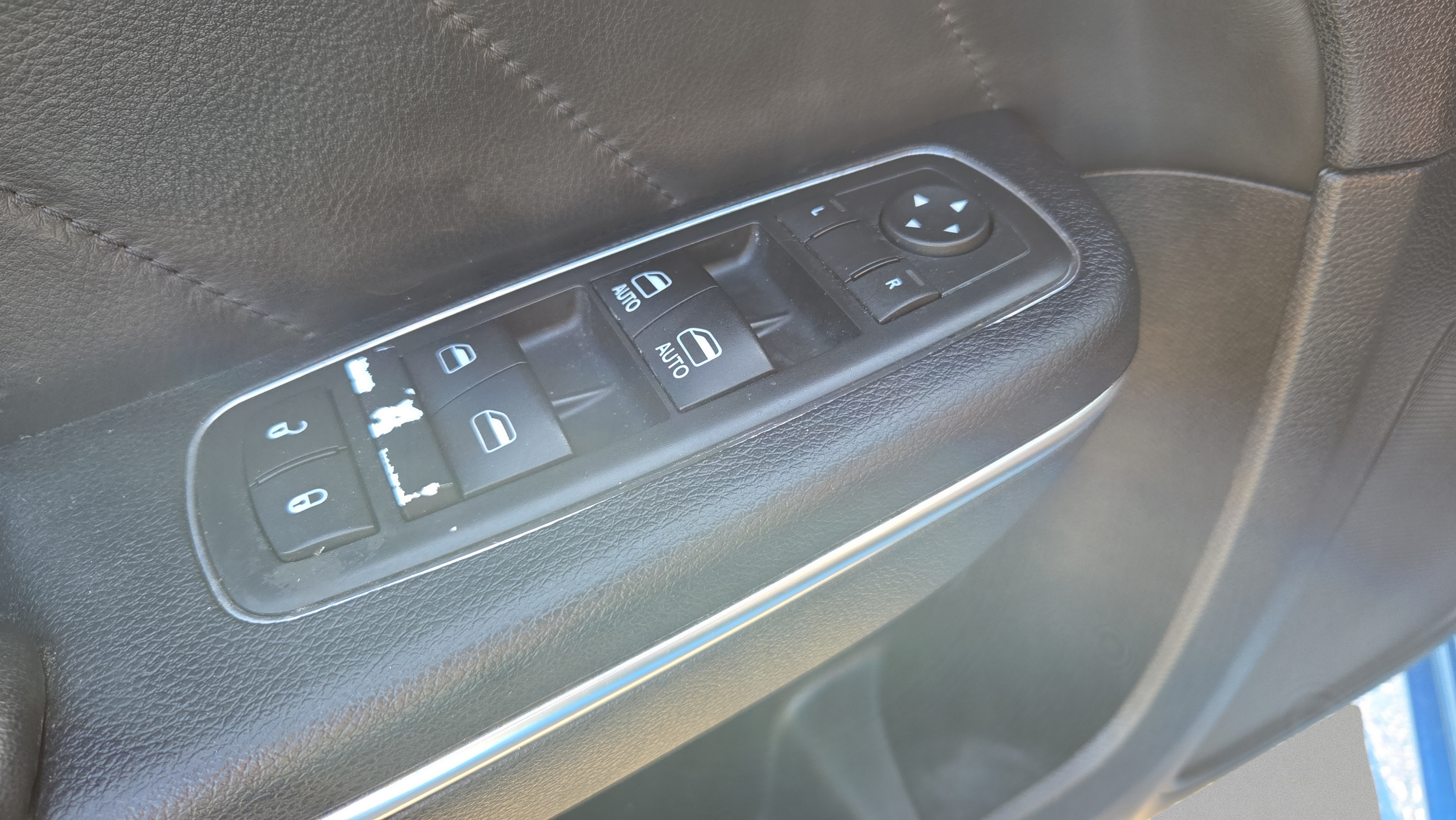 Used 2016 Dodge Charger SRT w/ Harman/Kardon Audio Group RWD image 26