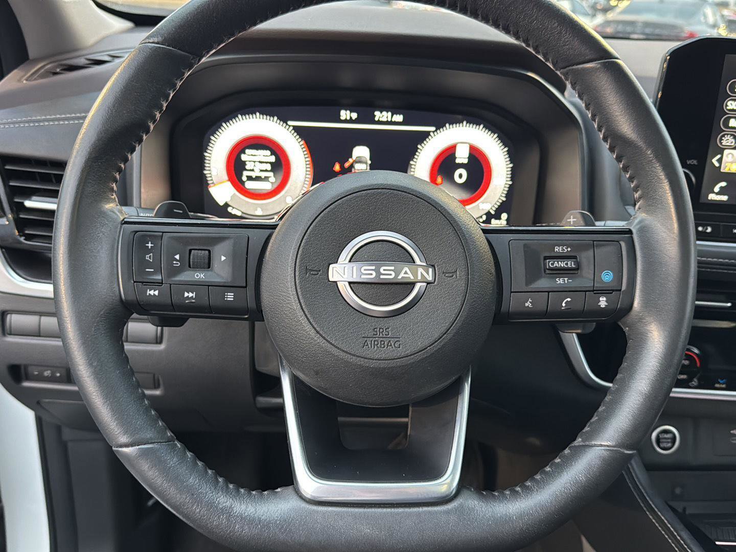 Used 2023 Nissan Rogue Platinum w/ Platinum Premium Package FWD image 17