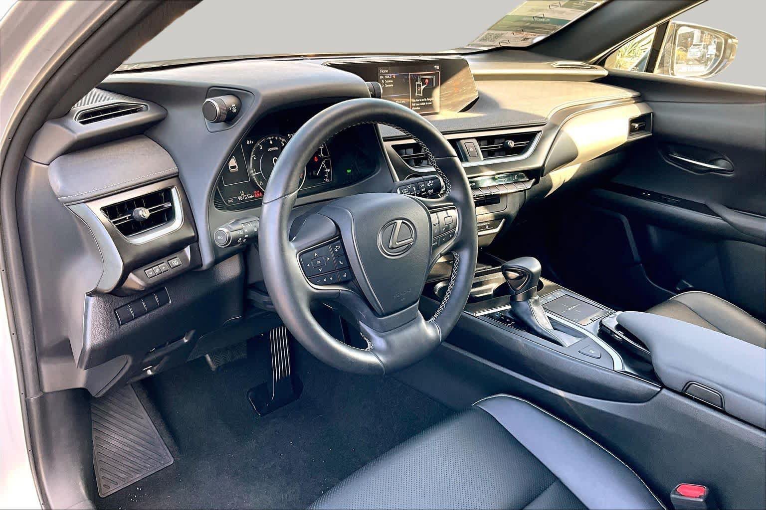 Used 2019 Lexus UX 200 w/ Premium Package FWD image 15