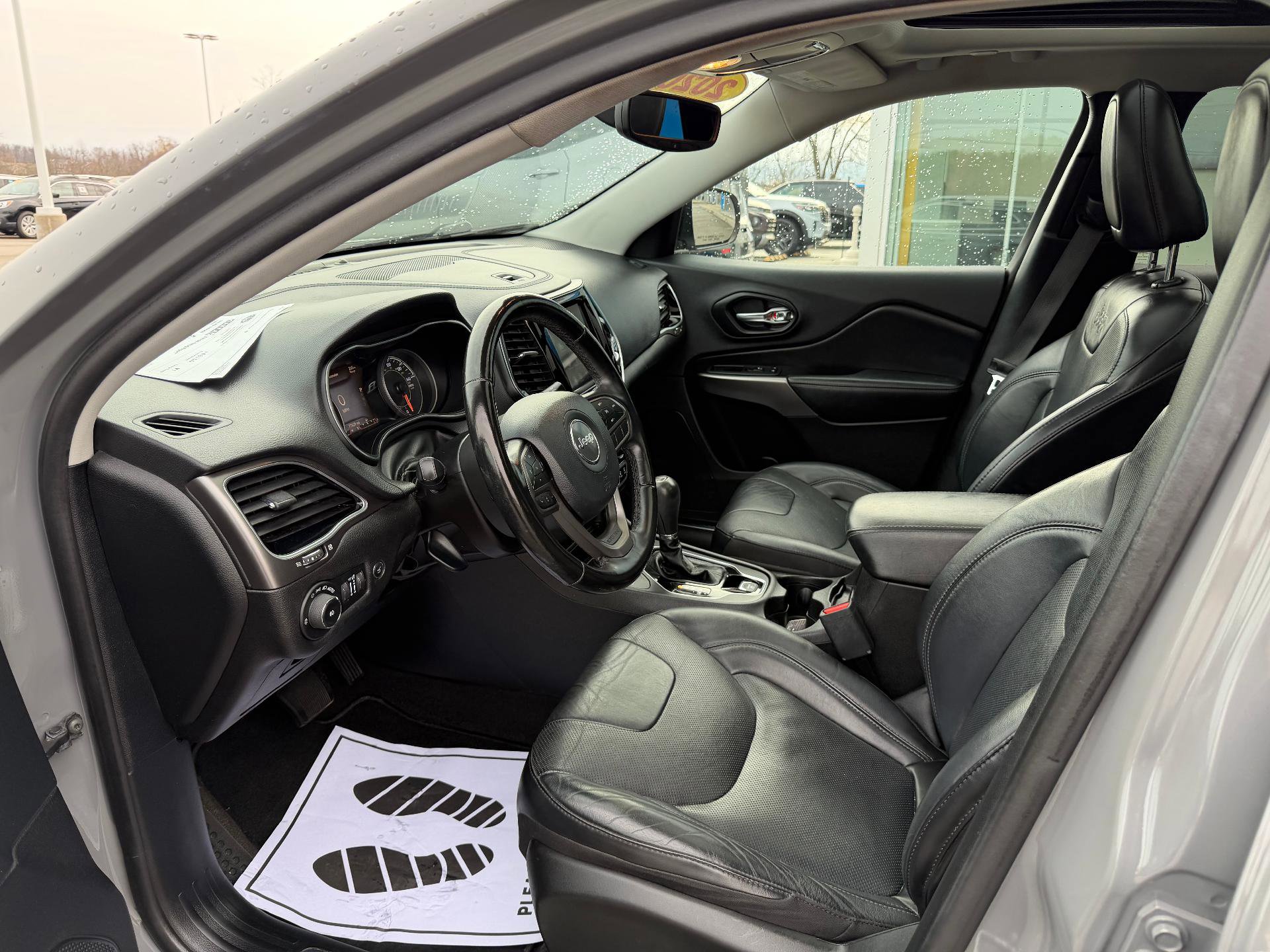 Used 2020 Jeep Cherokee Limited image 13