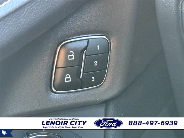 Used 2024 Ford Expedition XLT image 18