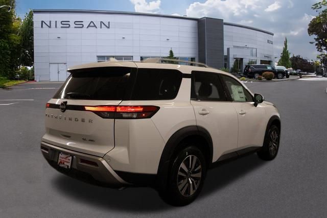 New 2025 Nissan Pathfinder SL image 2