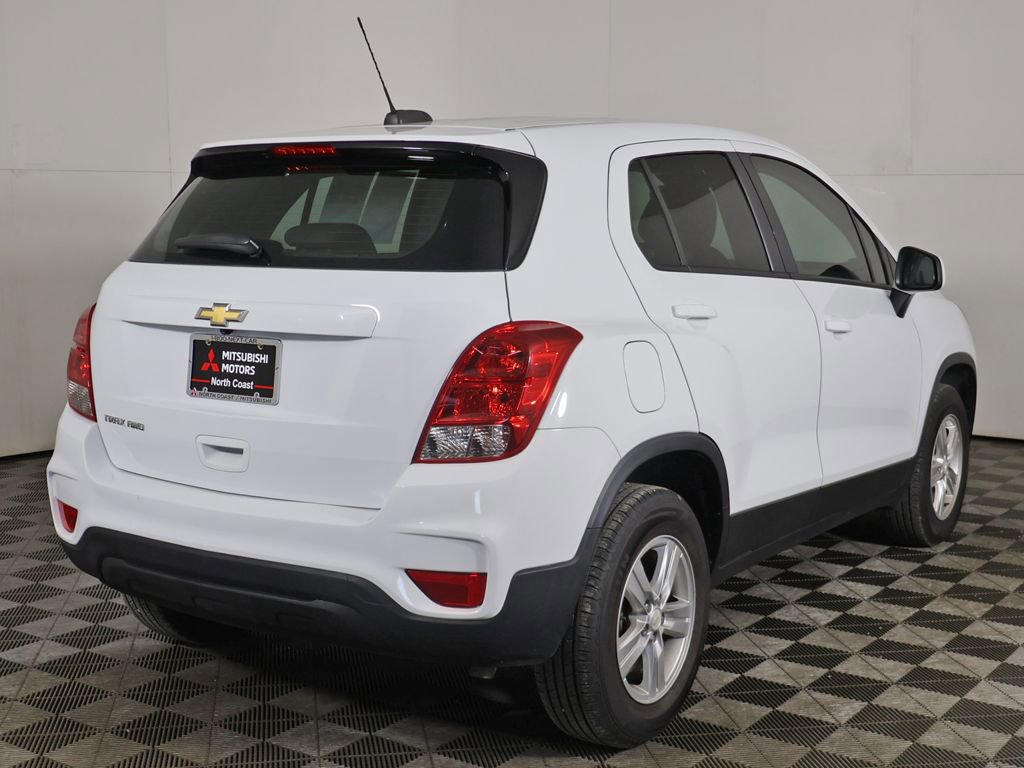 Used 2022 Chevrolet Trax LS AWD/4WD image 7