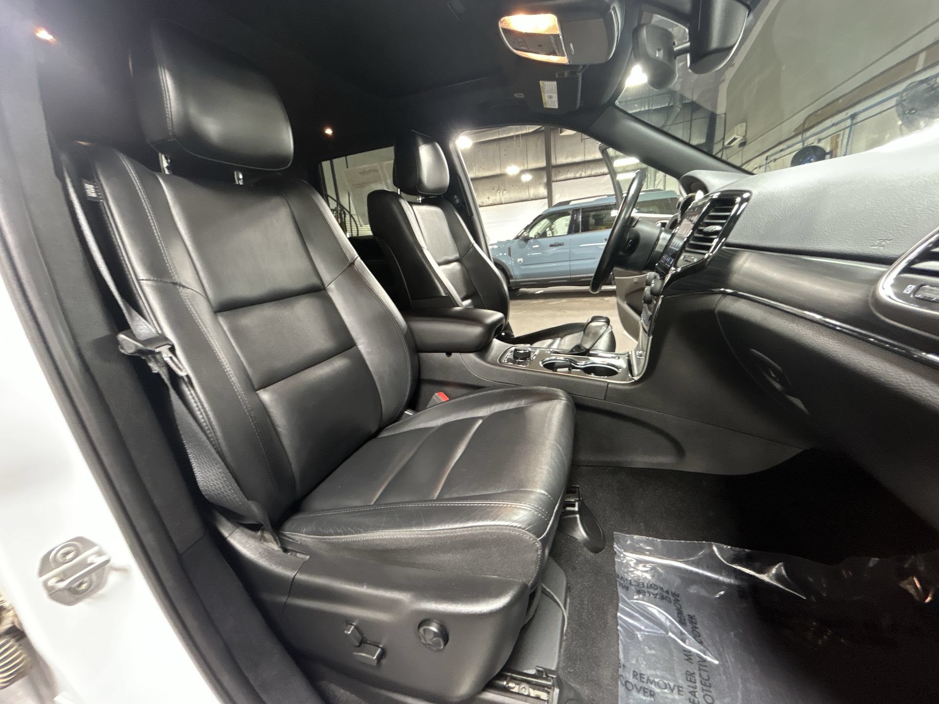 Used 2021 Jeep Grand Cherokee Limited AWD/4WD image 29