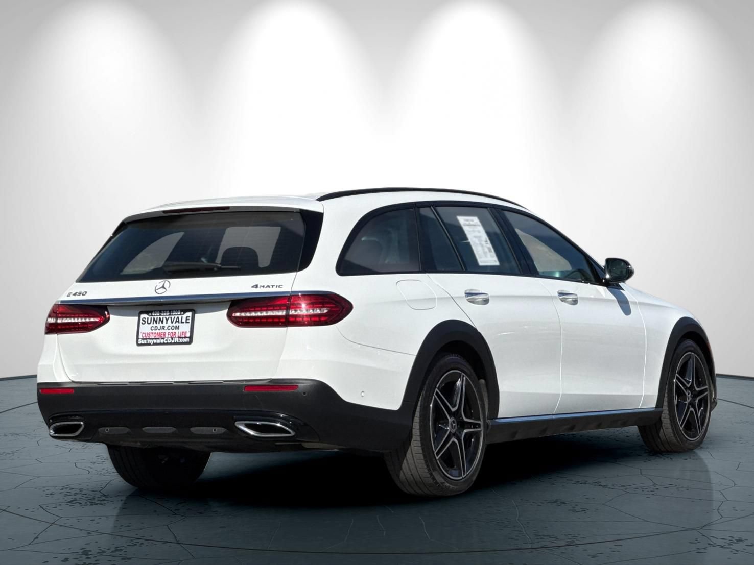 Used 2022 Mercedes-Benz E 450 4MATIC All-Terrain Wagon image 4