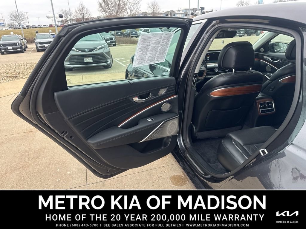 Used 2020 Kia K900 Luxury w/ VIP Package image 26