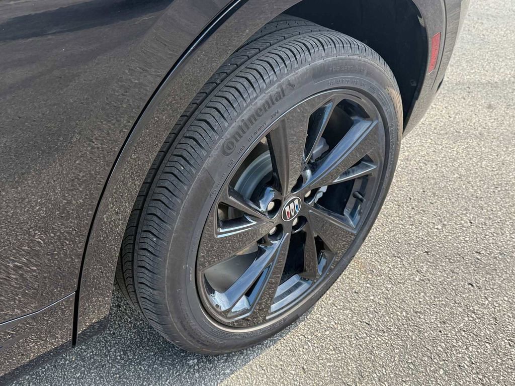 Used 2025 Buick Envision Sport Touring image 12