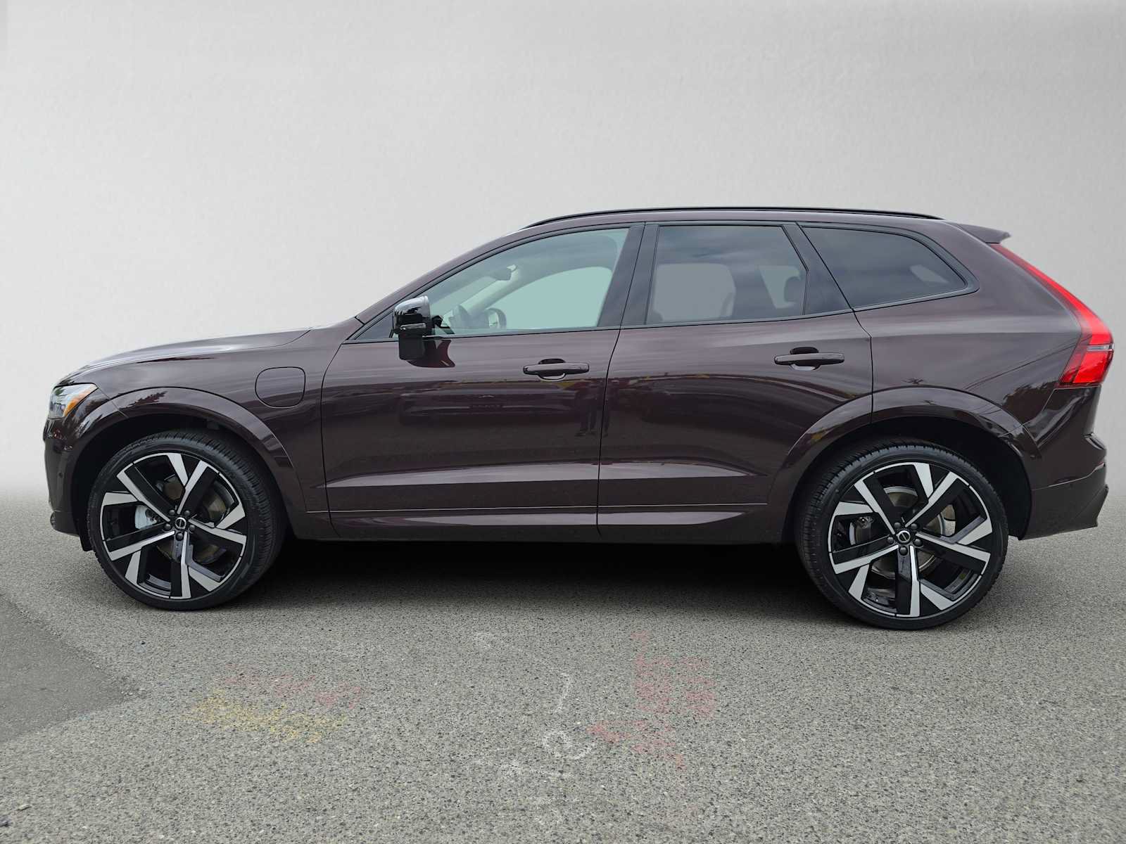 Certified 2026 Volvo XC60 T8 Ultra w/ Climate Package AWD/4WD image 7