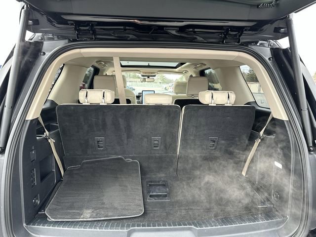 Used 2023 Ford Expedition Platinum image 27