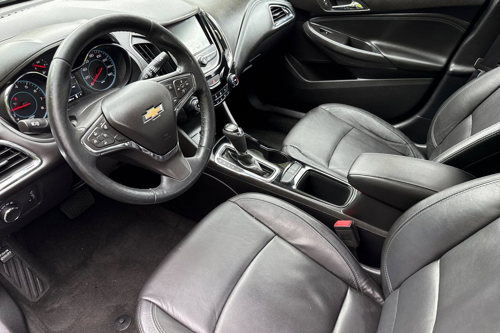 Used 2017 Chevrolet Cruze Premier FWD image 10