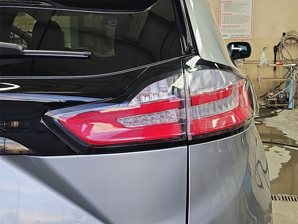 Used 2024 Ford Edge Titanium image 35