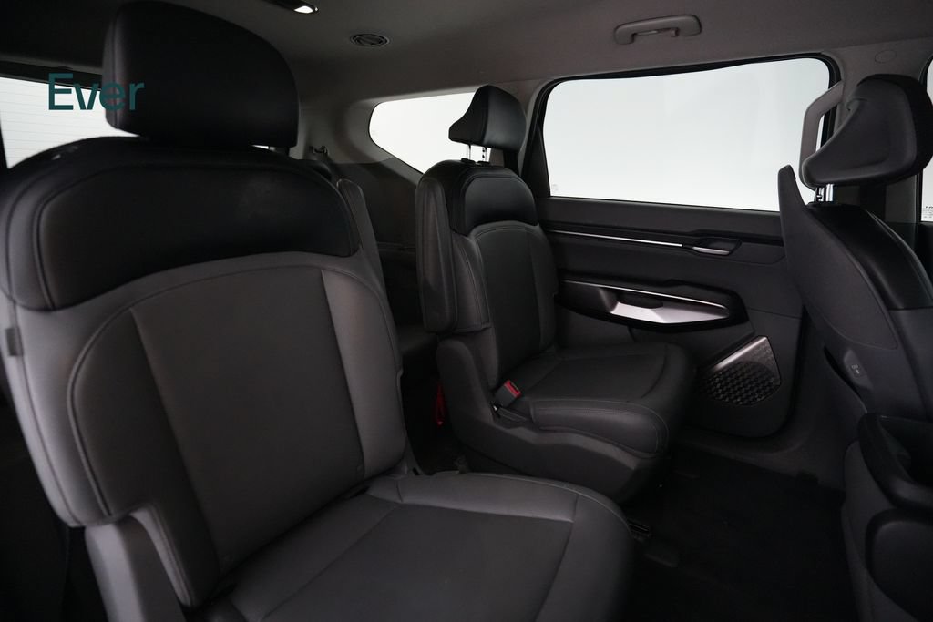 Used 2024 Kia EV9 Light Long Range RWD image 5