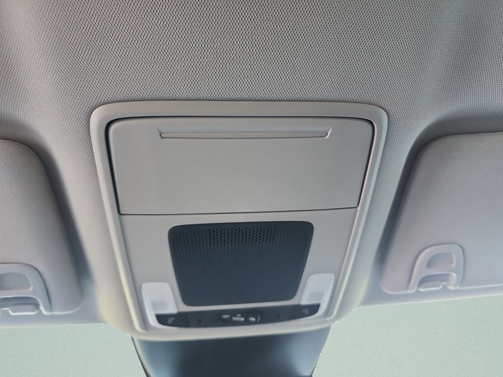 Used 2025 Honda Pilot EX-L image 17