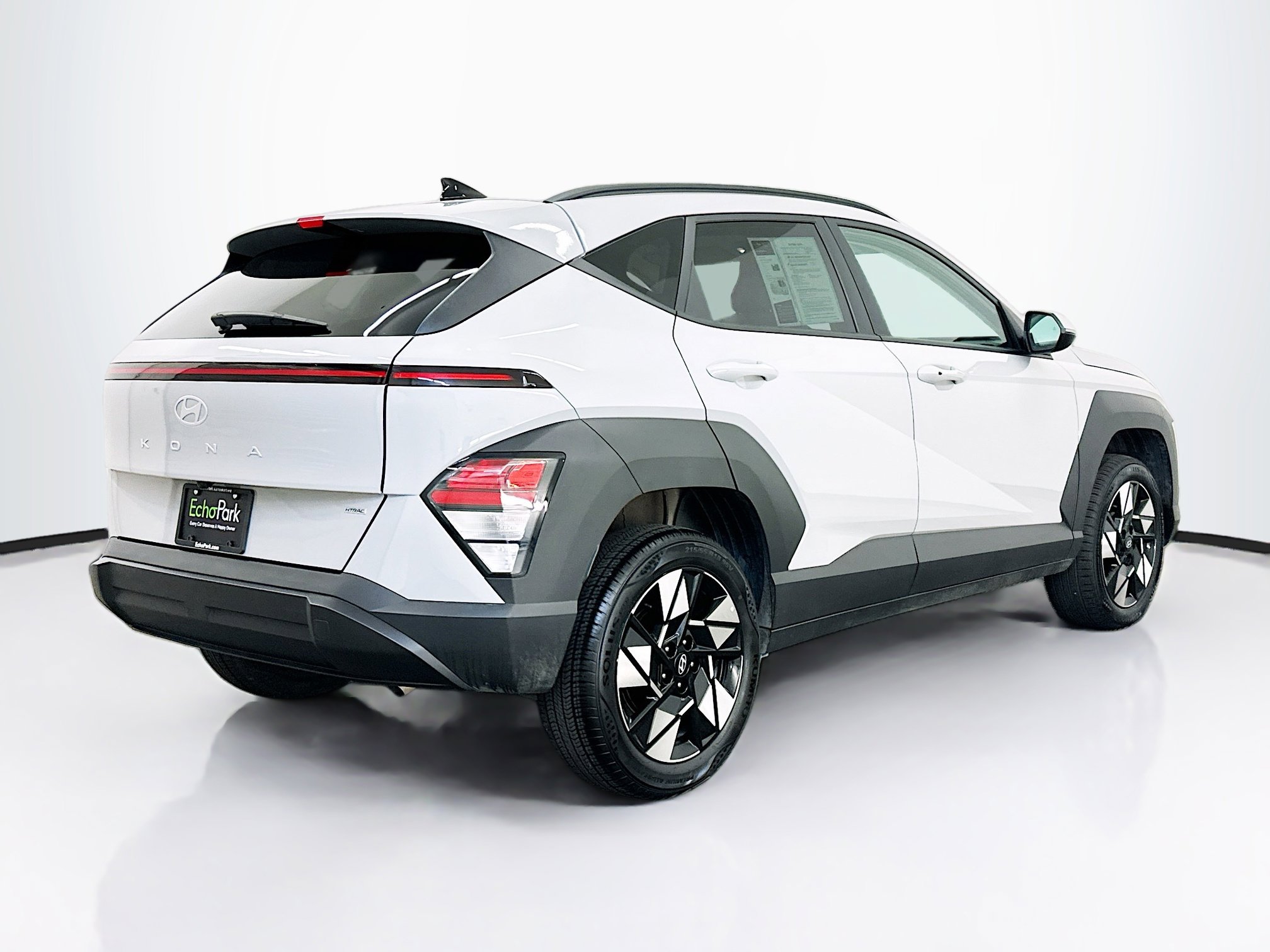Used 2025 Hyundai Kona SEL image 9